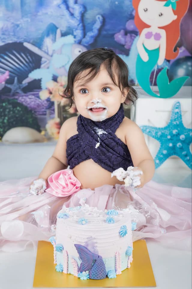 Cake smash moment 10