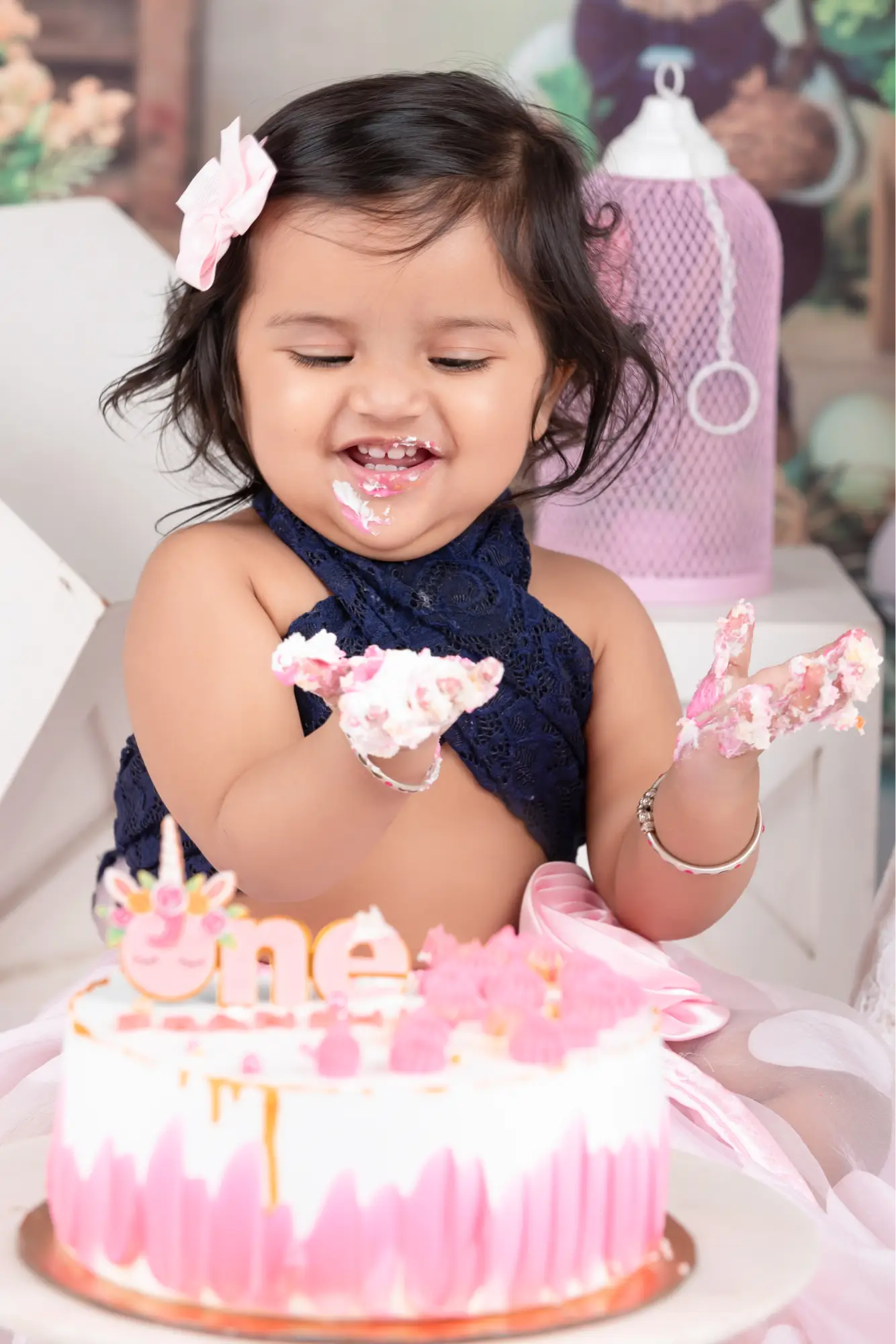 Cake smash moment 1