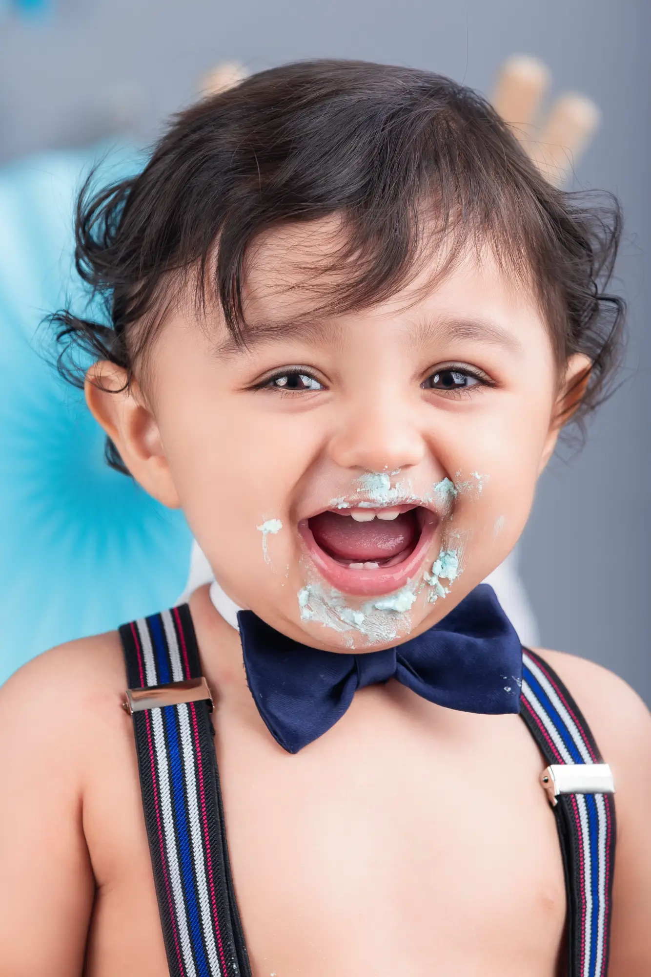 Cake smash moment 6